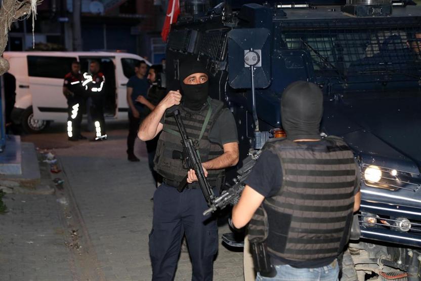 Silahlı kavgada 1 çocuk öldü, 4 kişi yaralandı