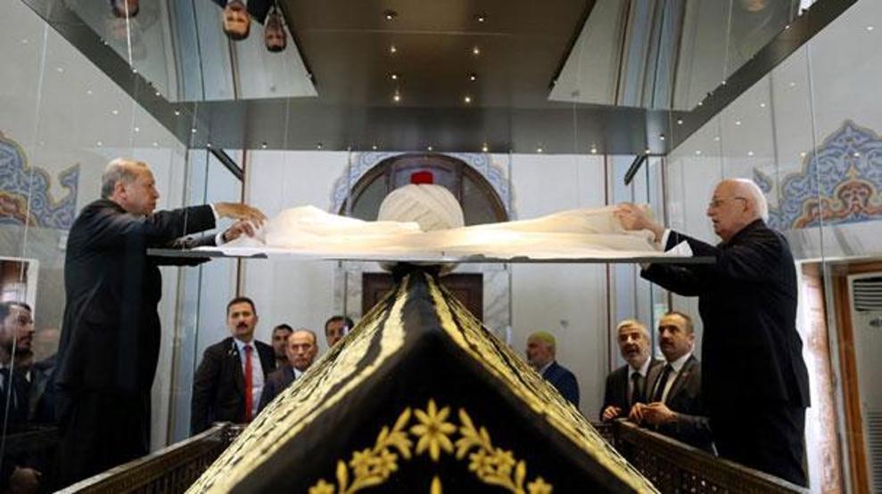 Yavuz Sultan Selimin kaftanı 12 yıl sonra türbede