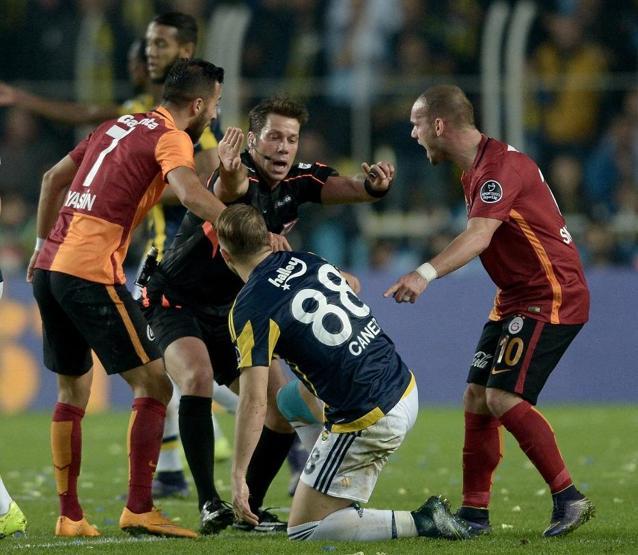 Fırat Aydınusu tartışmalı hale getiren 3 olay