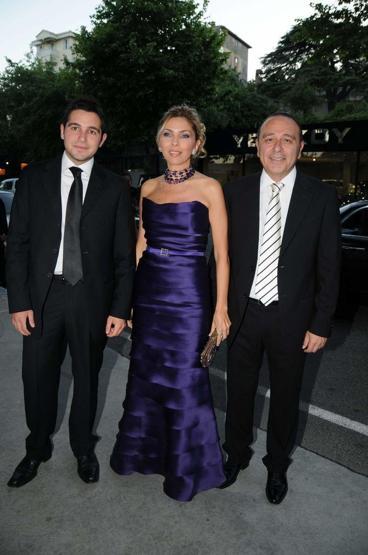 Özge Ulusoy ile Hacı Sabancının ayrılığına en çok Arzu Sabancı sevindi