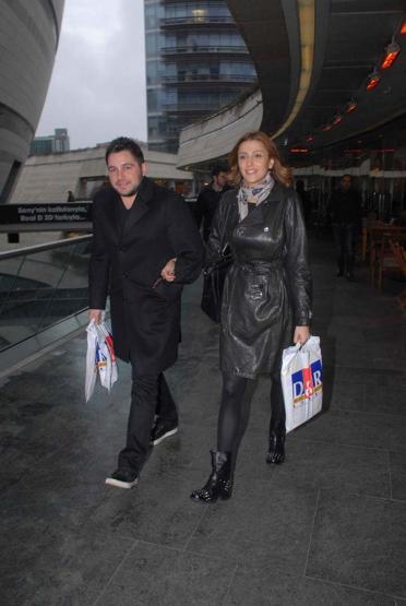 Özge Ulusoy ile Hacı Sabancının ayrılığına en çok Arzu Sabancı sevindi
