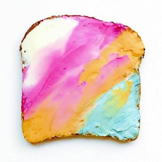 Yeni moda: Denizkızı temalı tost ekmekleri