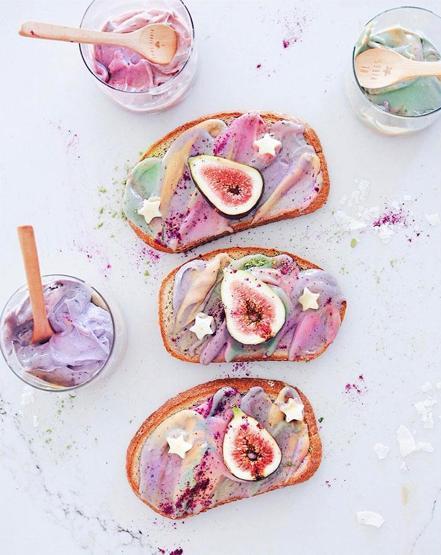 Yeni moda: Denizkızı temalı tost ekmekleri