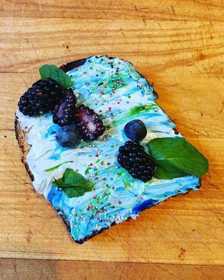 Yeni moda: Denizkızı temalı tost ekmekleri