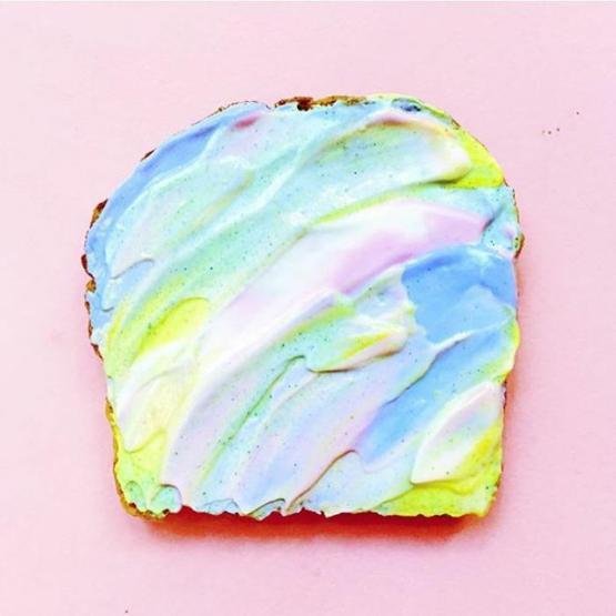 Yeni moda: Denizkızı temalı tost ekmekleri