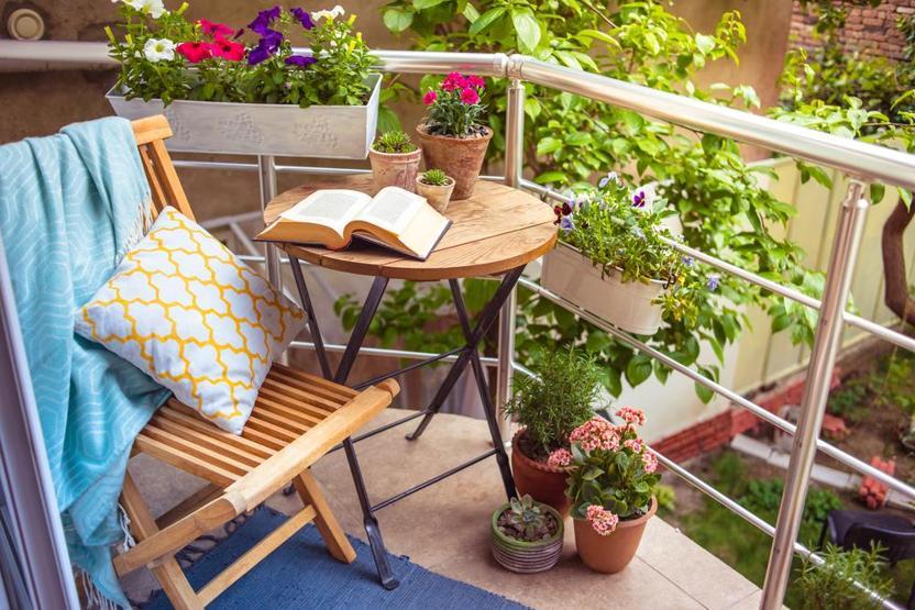 Keyifli bir balkon bahçesi yaratmanın 7 sihirli adımı