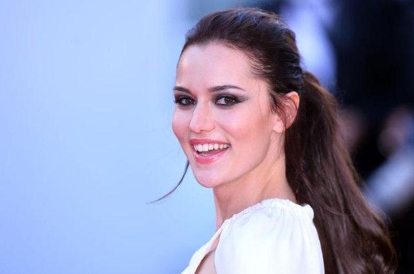 Özcan Denizin Fahriye Evcen beğenisi Burak Özçiviti kızdıracak