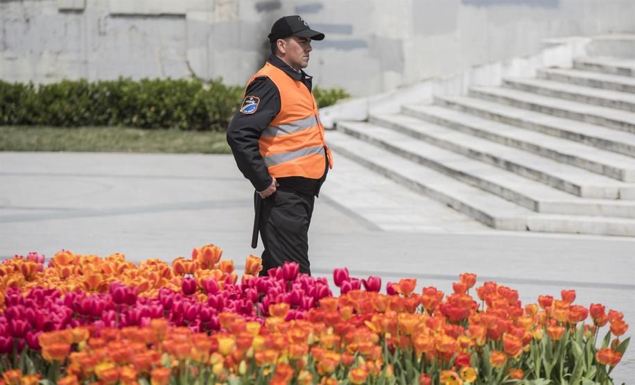 Taksim Meydanında laleler için yoğun güvenlik önlemi