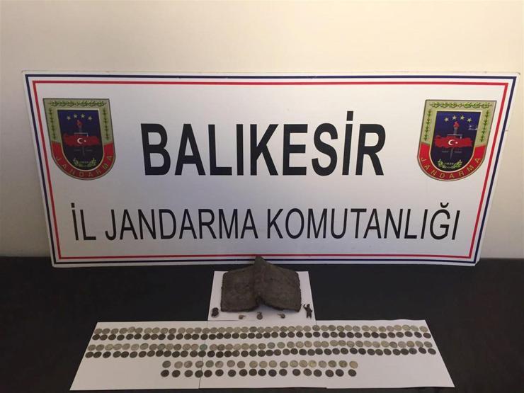 Tarihi eserlerle yakalandılar