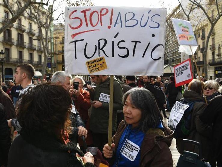 Barcelonadan turistlere: Yeter lütfen gelmeyin