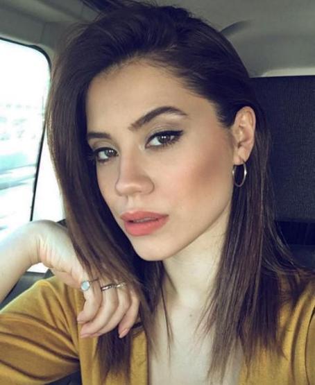 Aycan Demirci ve Gizem Dinibütünoğlu Gardırop Savaşları sonrası Instagramı salladı
