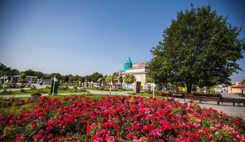 Mevlana Müzesi’nin bin yıllık gül bahçesinde, ek bina inşaatı durduruldu