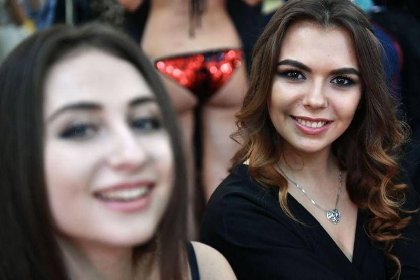 Rus güzeller Moskova güzeli olmak için seçmelere katıldı