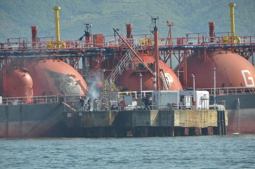 Son dakika: Kocaeli Körfezinde tanker yangını