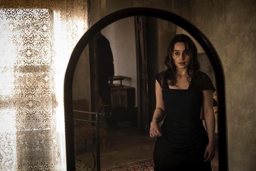 Emilia Clarke film için çırılçıplak soyundu