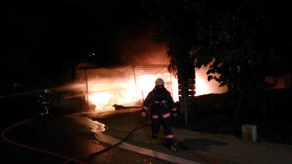 Boya fabrikası alev alev yandı