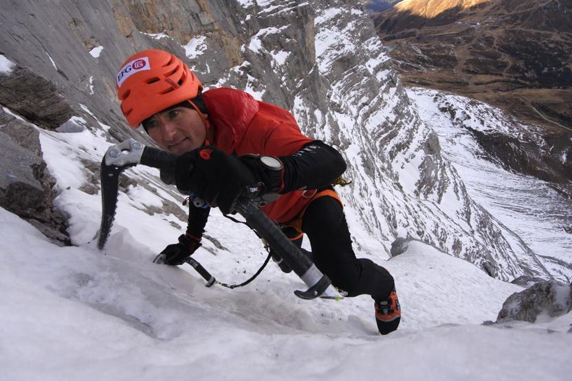 Dünyanın en ünlü dağcısı Ueli Steck hayatını kaybetti