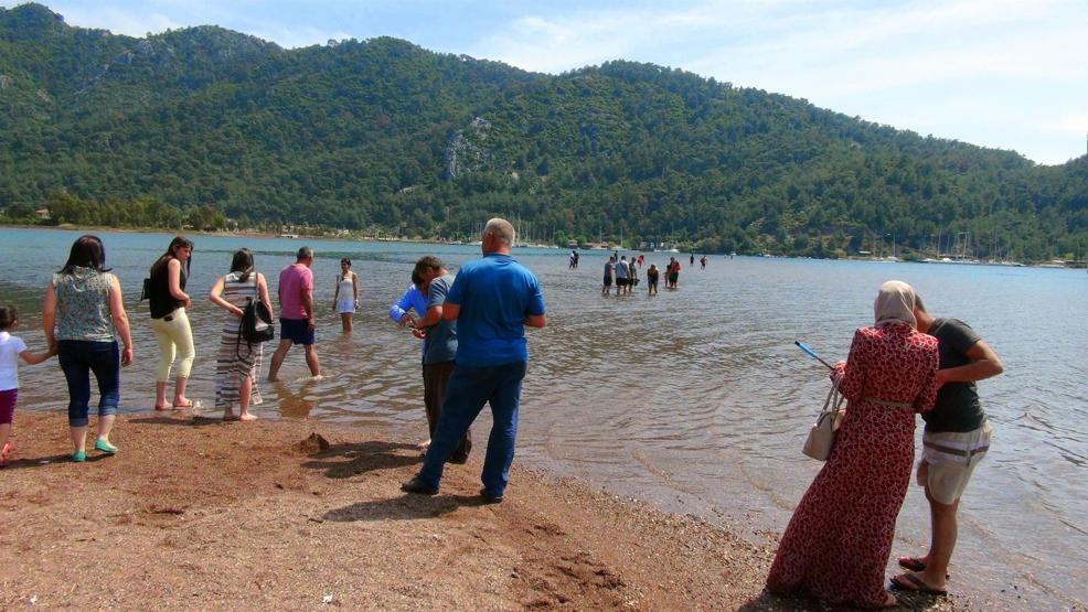 Kızkumuna turist akını başladı