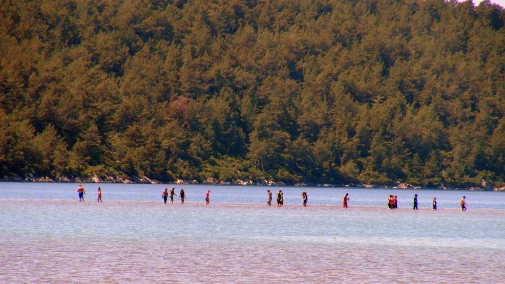 Kızkumuna turist akını başladı