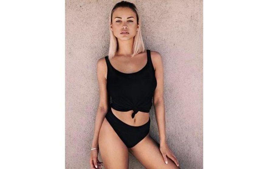 Rose Bertram sosyal medyayı salladı