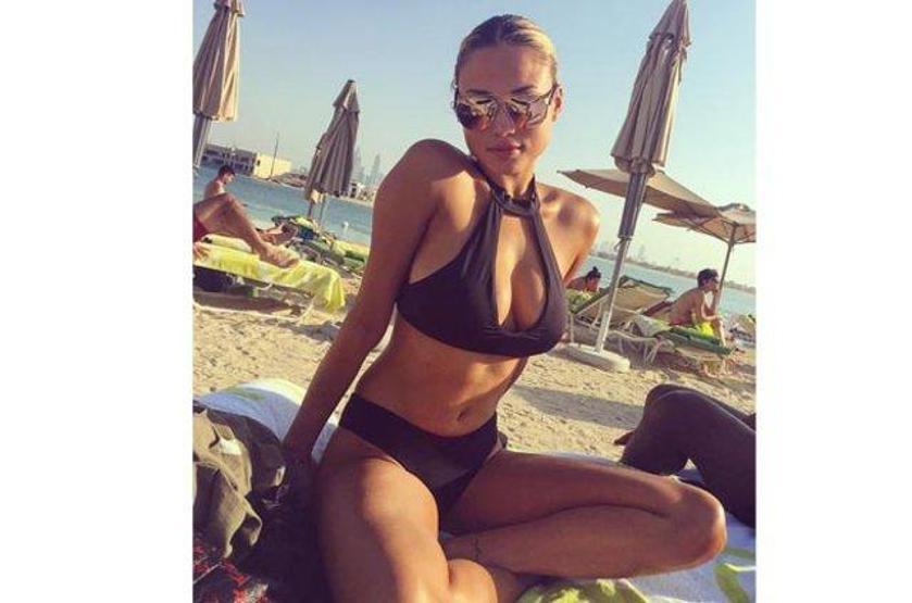 Rose Bertram sosyal medyayı salladı