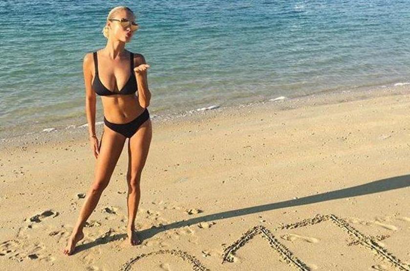 Rose Bertram sosyal medyayı salladı