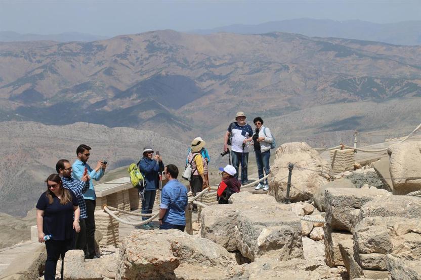 Güneşin en güzel doğup battığı yere turist akını