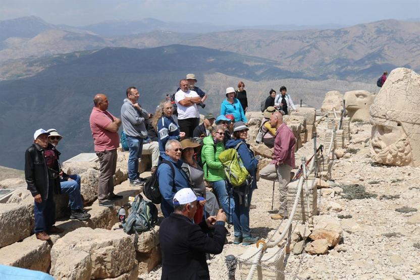 Güneşin en güzel doğup battığı yere turist akını