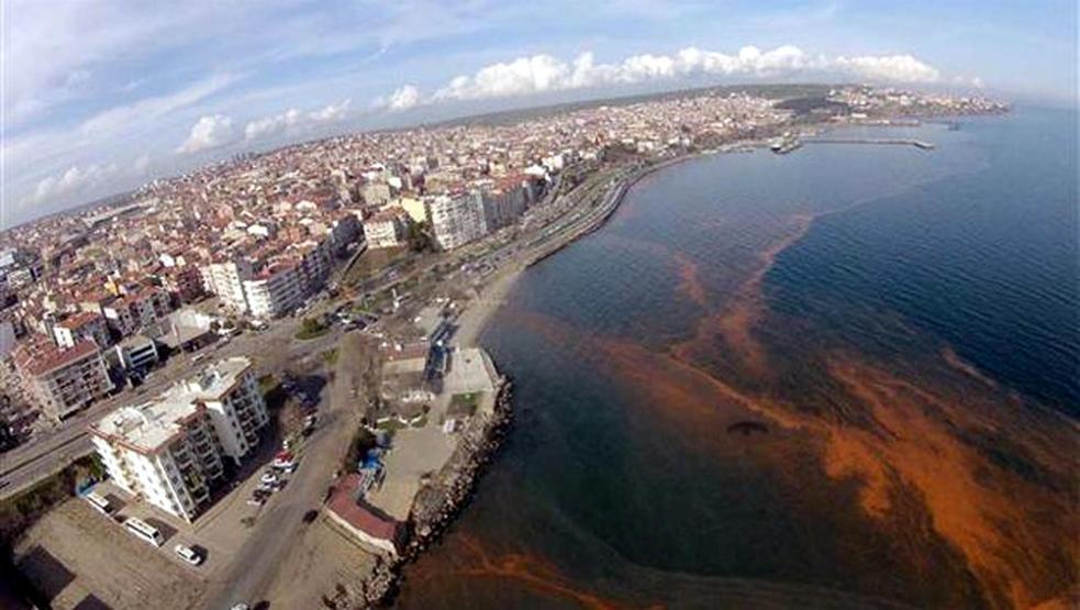 Marmara Denizi turuncuya büründü