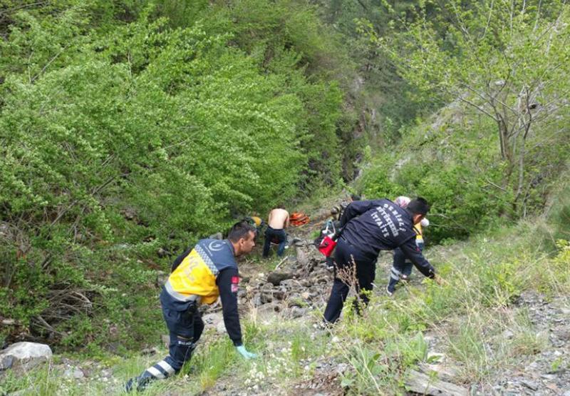 ATVyle dereye yuvarlanan genç hayatını kaybetti