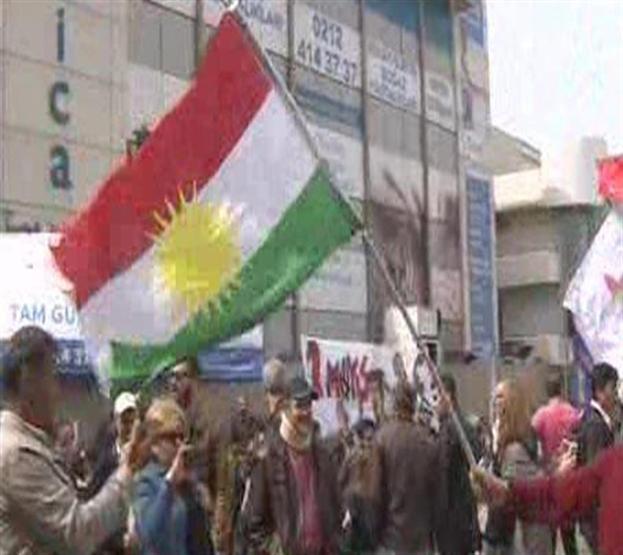 1 Mayıs kutlamasında Irak Kürt Bölgesel Yönetimi bayrağı krizi
