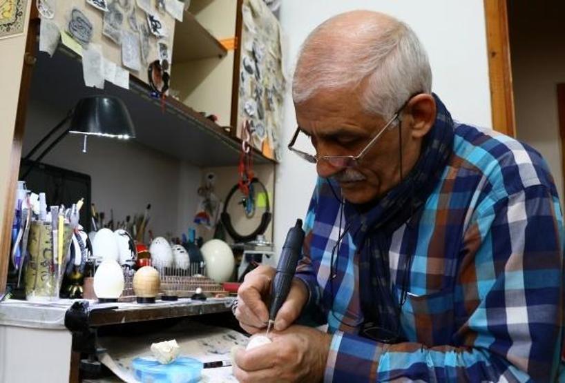 Yumurtanın içine dünyayı sığdırıyor