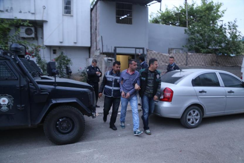Adanada zehir tacirlerine şafak operasyonu