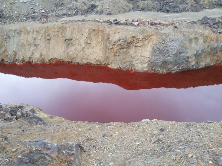 Her yıl bu sudan içmek için sıraya giriyorlar