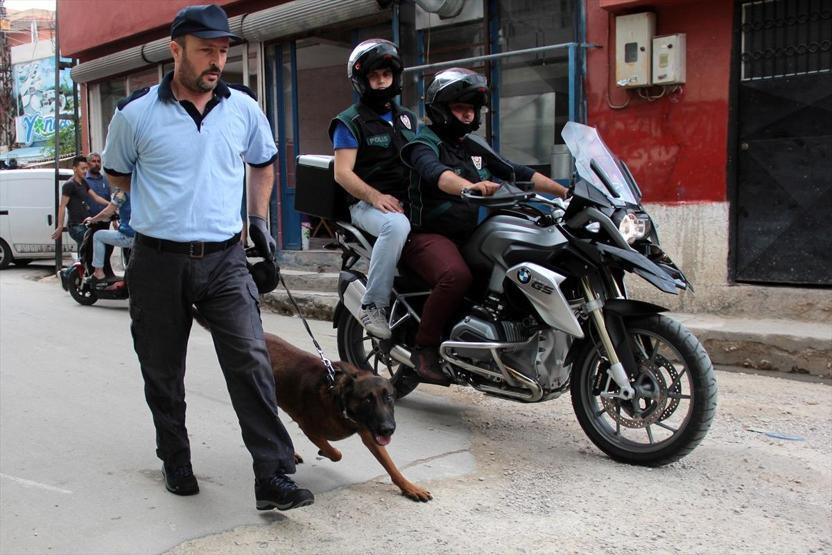 Adanada eş zamanlı torbacı operasyonu