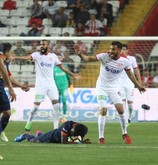 Antalyaspor 0-1 Başakşehir / Maç Özeti