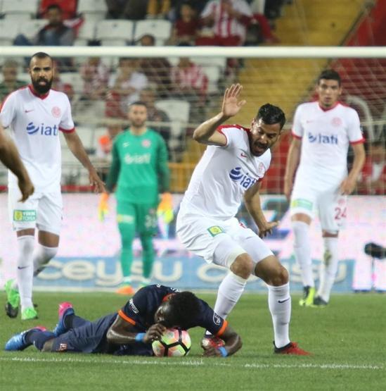 Antalyaspor 0-1 Başakşehir / Maç Özeti