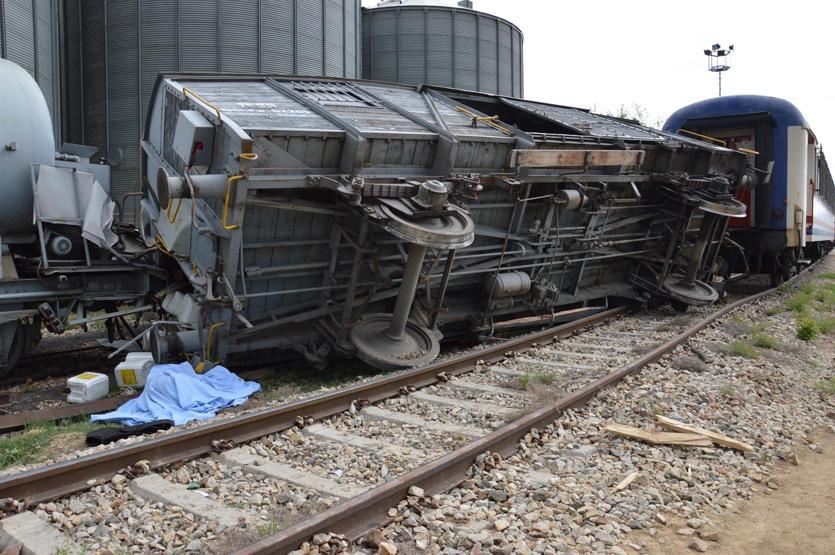 Kırıkkalede tren vagonu devrildi: 1 ölü, 3 yaralı