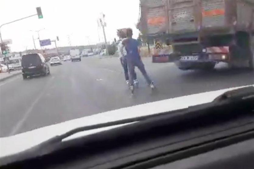 Patenli gençlerden tehlikeli yolculuk