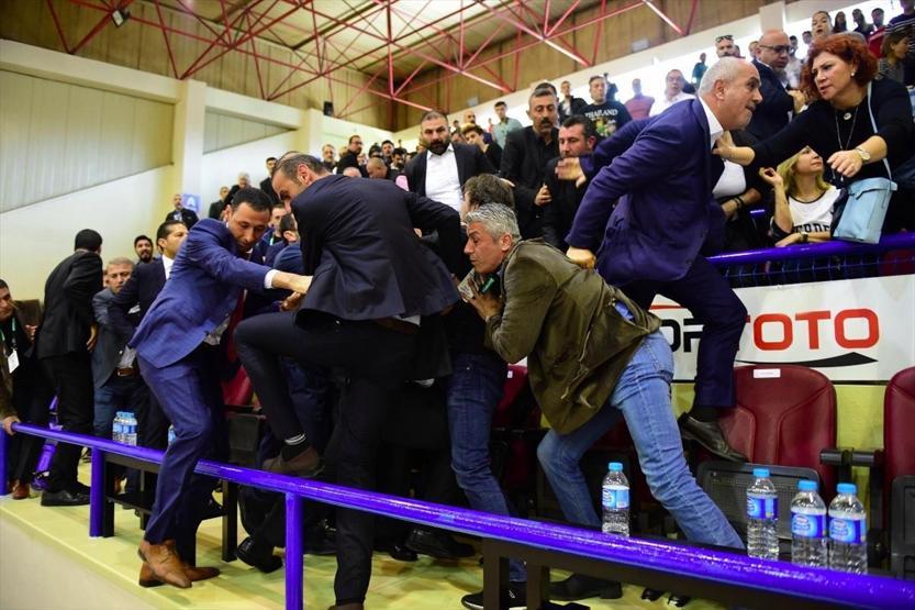 Erman Toroğlundan Aziz Yıldırıma sert tepki