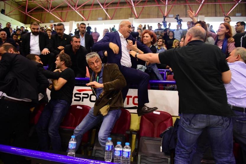 Erman Toroğlundan Aziz Yıldırıma sert tepki