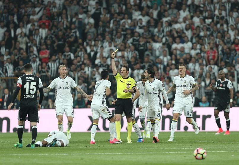 İlhan Ekşioğlundan Beşiktaşa gönderme