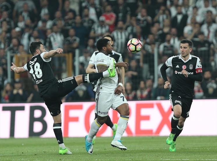 İlhan Ekşioğlundan Beşiktaşa gönderme