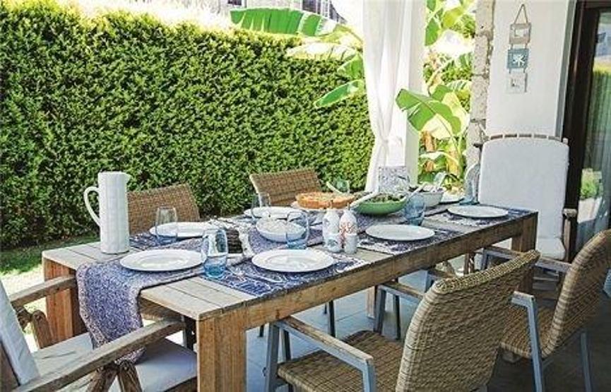 Yüksel Ak Çeşmedeki evinin kapılarını açtı