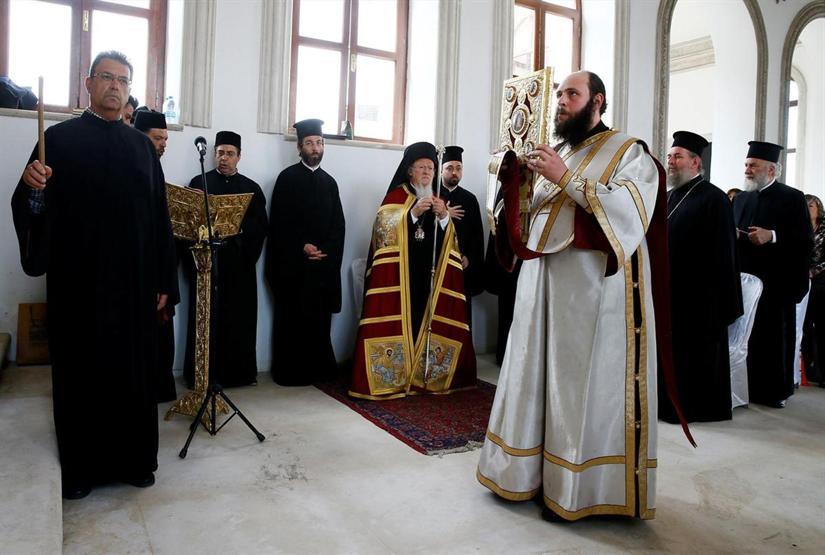 Fener Rum Patriği Bartholomeos İzmirde ayin yönetti