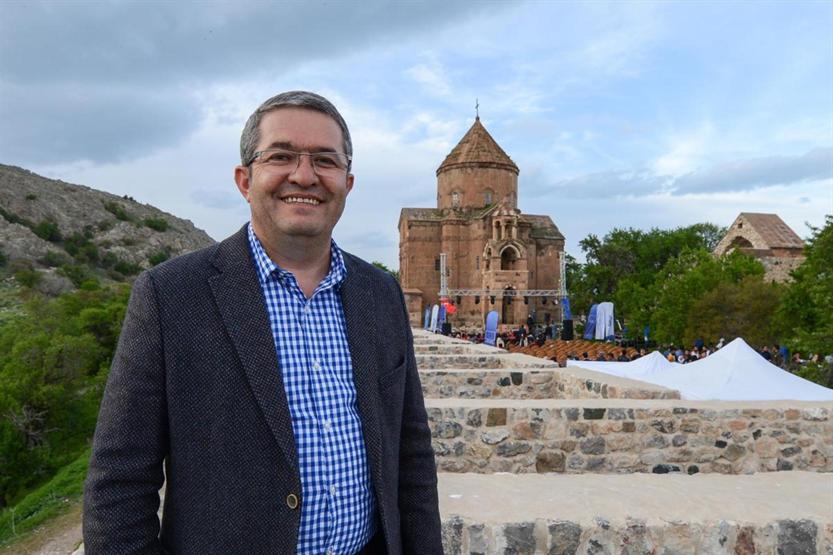 Akdamar Adasında 10 dilli konser verildi