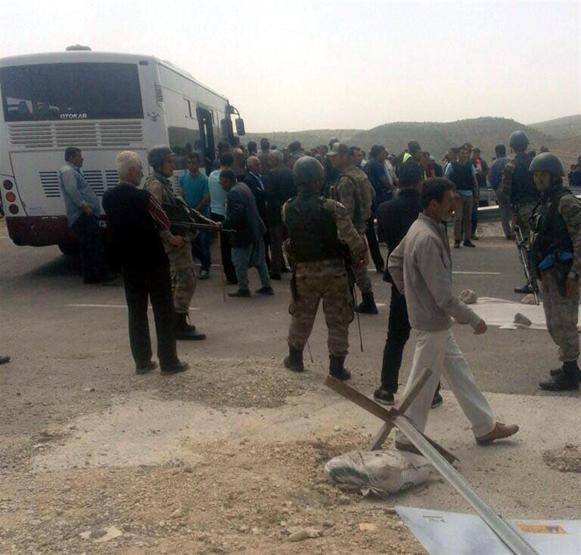 7 yaşındaki Bilal öldü, kızgın köylüler yolu kapadı