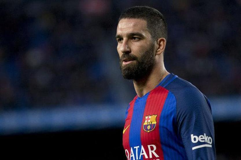 Arda Turan 19 milyon euroluk teklifi reddetti