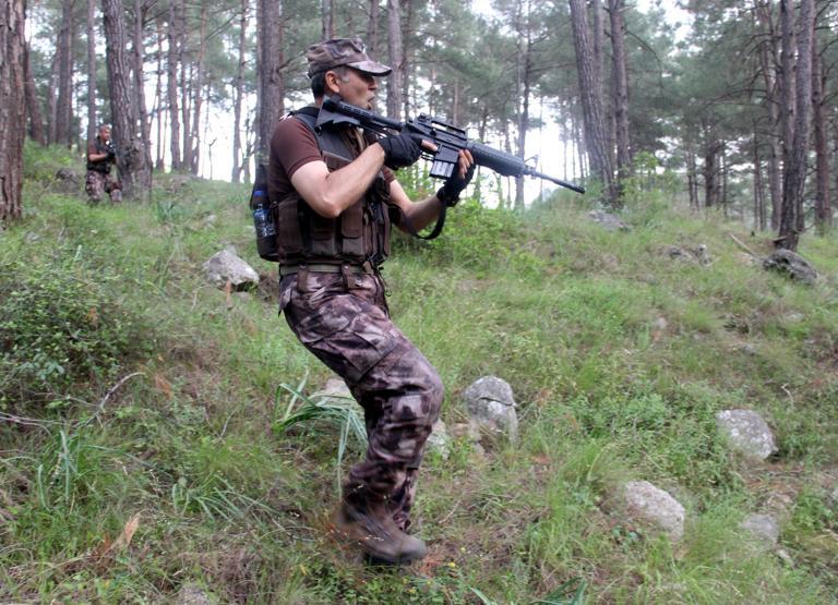 Emniyet Müdürü Özel Harekat üniforması giydi, bizzat yönetti