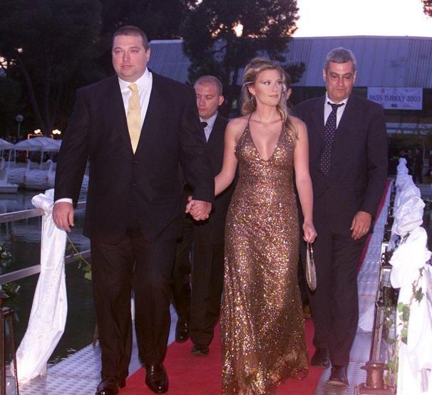 Hakan Uzanın karısı Özlem Uzan beraat etti
